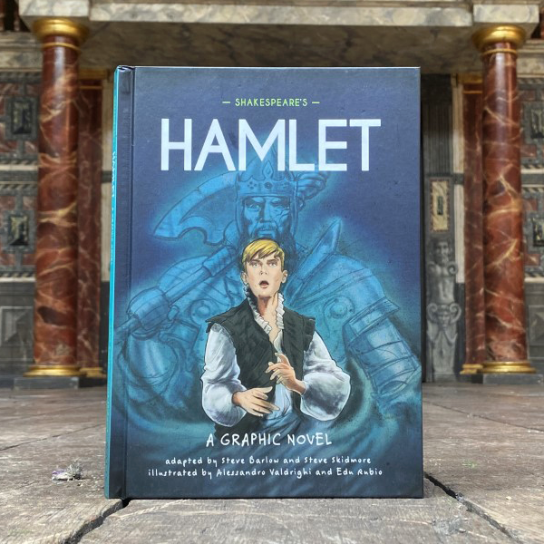 Hamlet - A Graphic Novel (Classics in Graphics) - Hardback