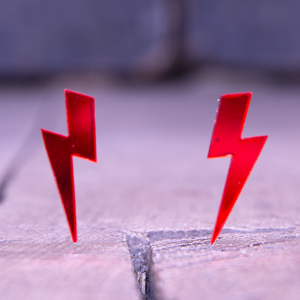 Lighting 2025 bolt earrings