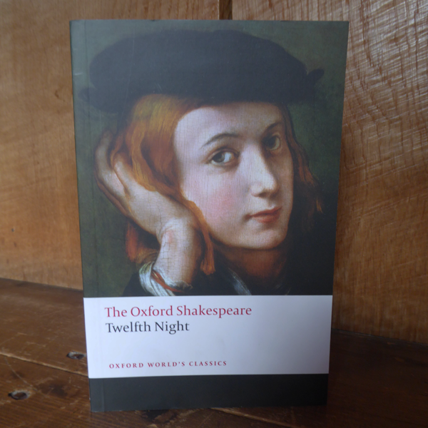 Paperback copy of The Oxford Shakespeare Twelfth Night by William Shakespeare.